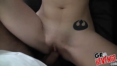 Молодые свингеры устроили красивый секс втроем